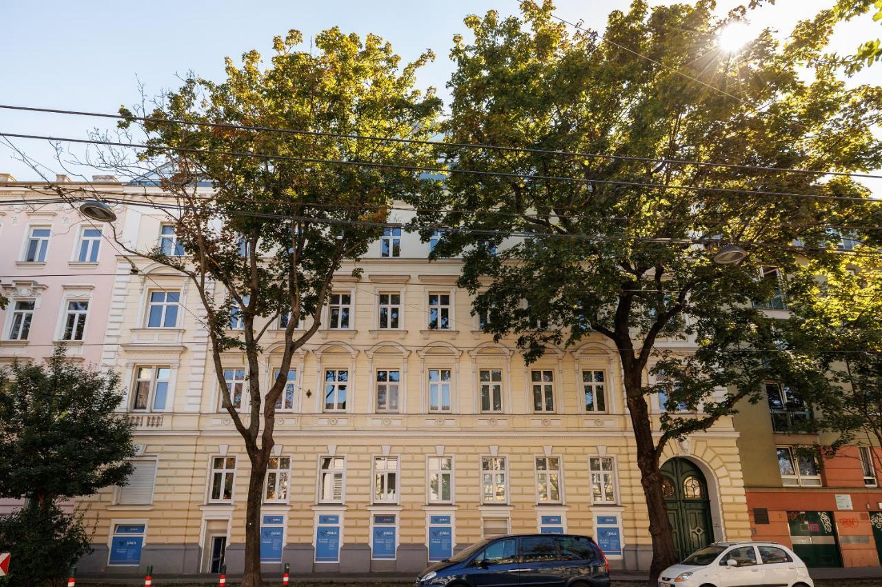 Apartments Next To Schoenbrunn Wien Exteriör bild